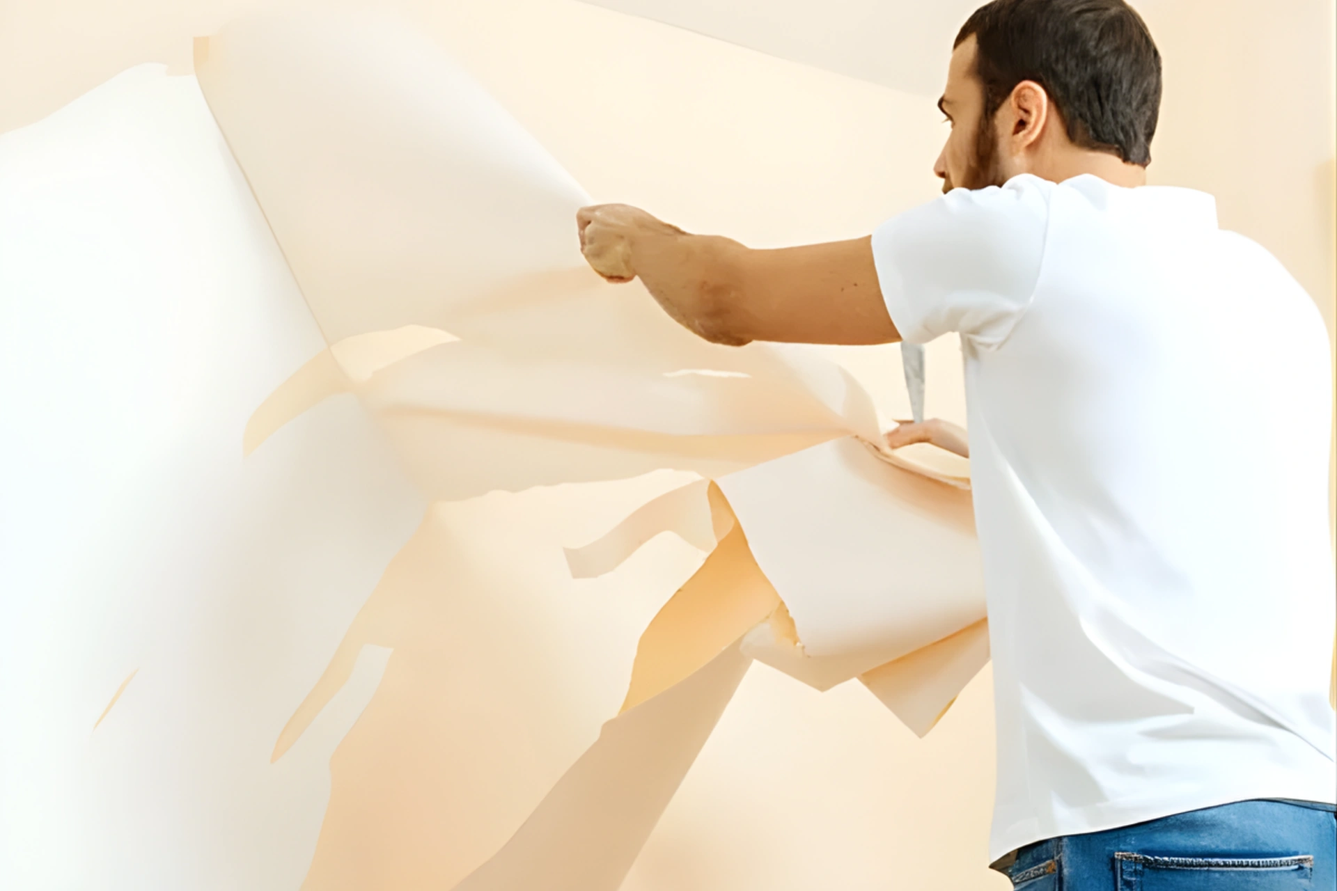 Professional wallpaper removal service in Dubai