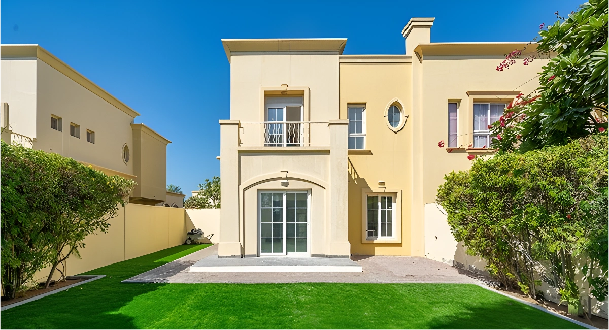 Professional house wall painting service